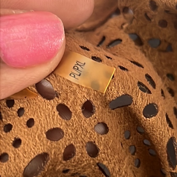 Soft surroundings faux suede brown vest laser cut waterfall size PLarge/PXL - Picture 9 of 11